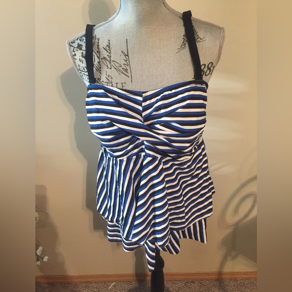 Blue back white striped tankini with adjustable straps cactus brand